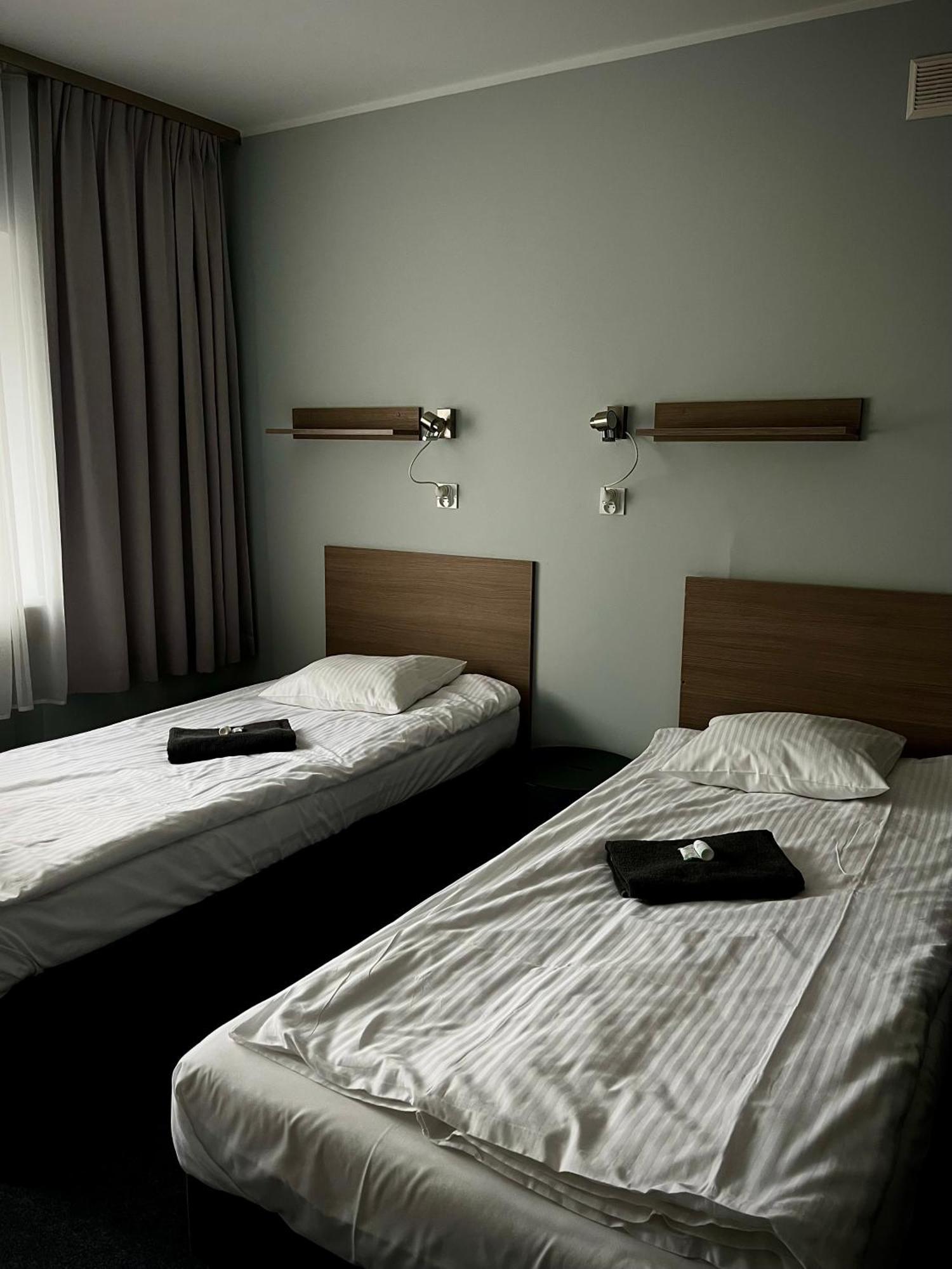 Września Hostel Azymut מראה חיצוני תמונה