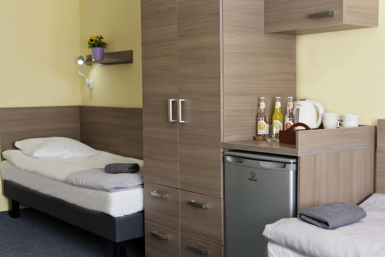 Września Hostel Azymut מראה חיצוני תמונה